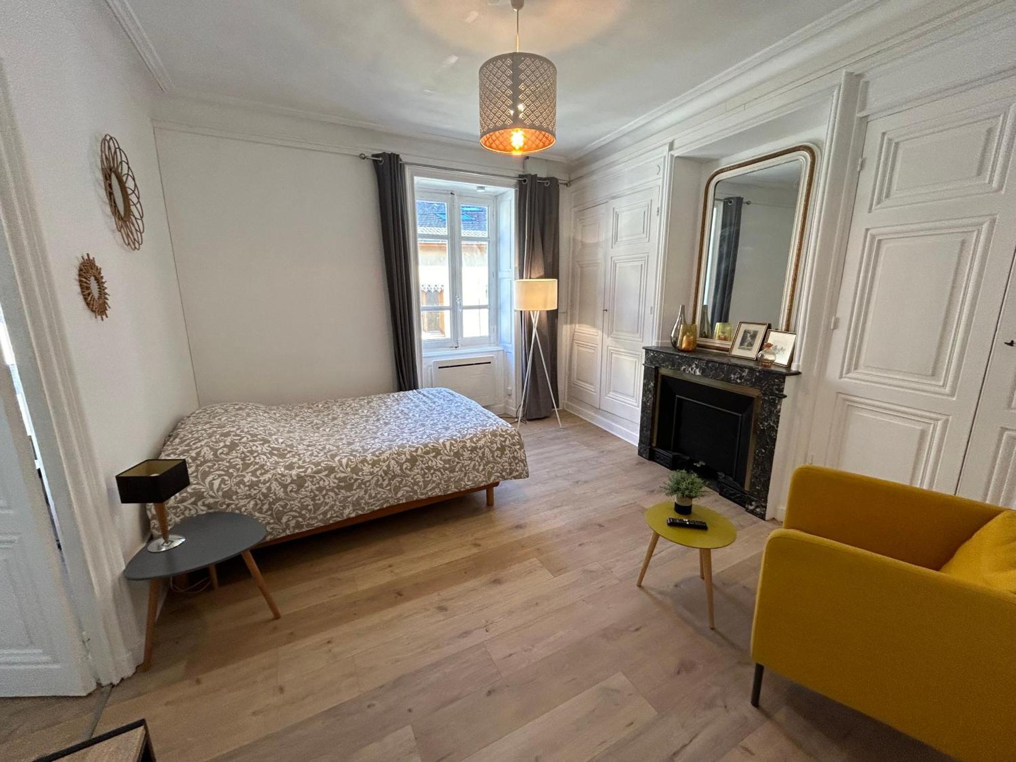 Cosy Charme Ancien Apartment